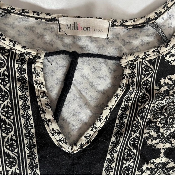 Patterned Button-Up Tunic Top - Picture 5 of 7